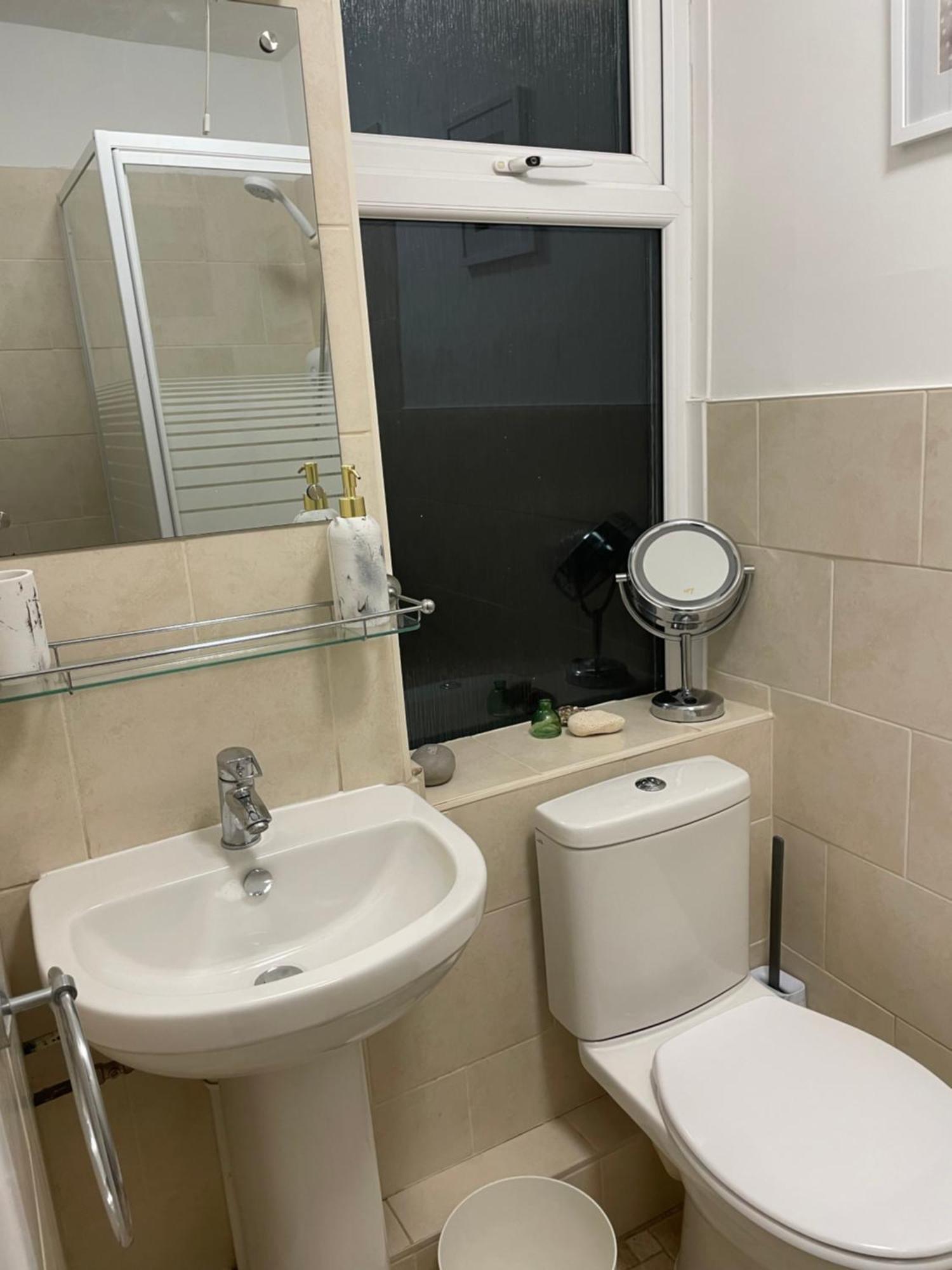 Cute 1 Bed Apartment 2 Mins From The Sea - Sleeps 4, Flat 8 The Gables, Church Street, Лайм-Реджис Экстерьер фото