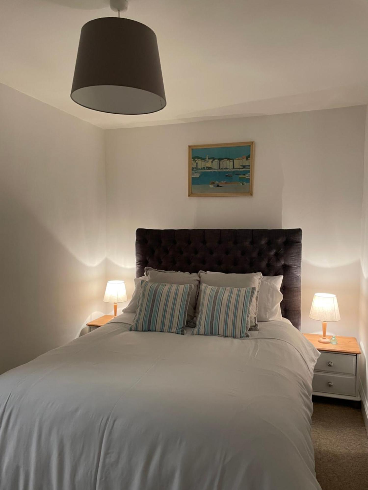 Cute 1 Bed Apartment 2 Mins From The Sea - Sleeps 4, Flat 8 The Gables, Church Street, Лайм-Реджис Экстерьер фото