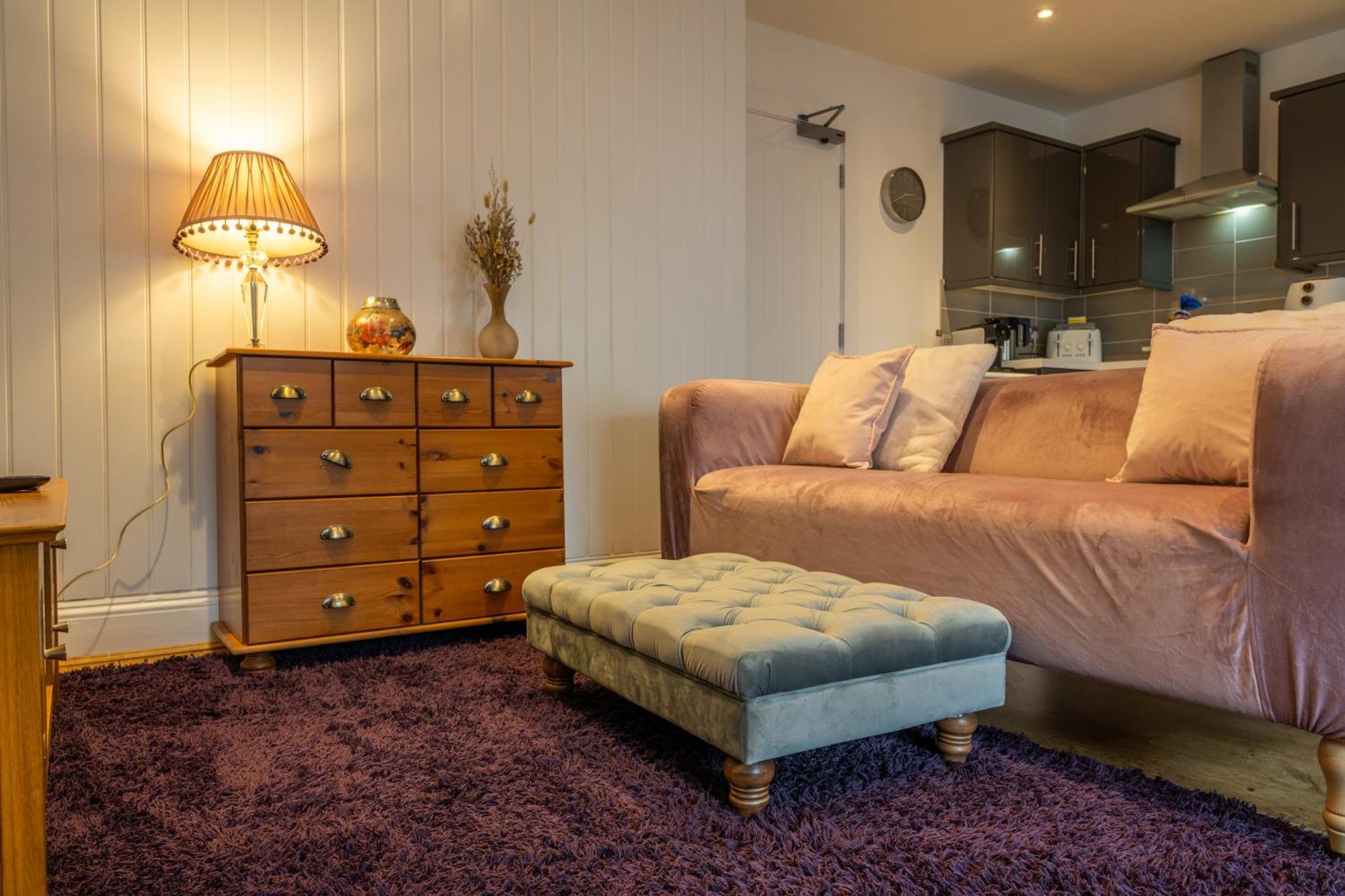 Cute 1 Bed Apartment 2 Mins From The Sea - Sleeps 4, Flat 8 The Gables, Church Street, Лайм-Реджис Экстерьер фото